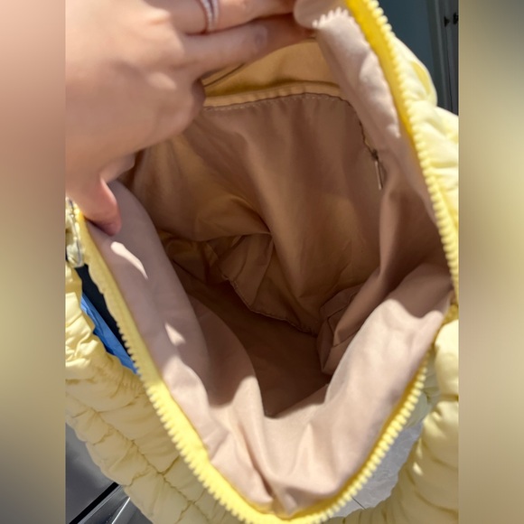 Large quilted puffy hobo bag - Picture 4 of 5